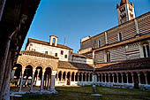 Verona, Cattedrale di San Zeno, la basilica vista dal chiostro 